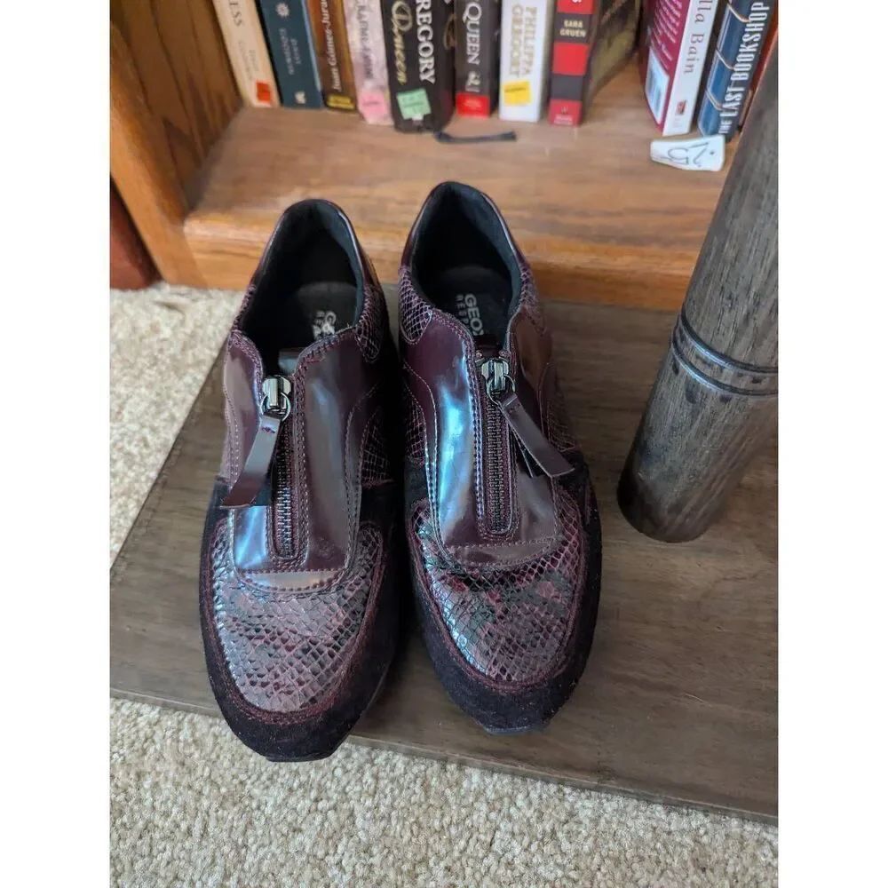Geox Respira Women's Size 36 US 6 Embossed Snakeskin Print Leather Sneakers